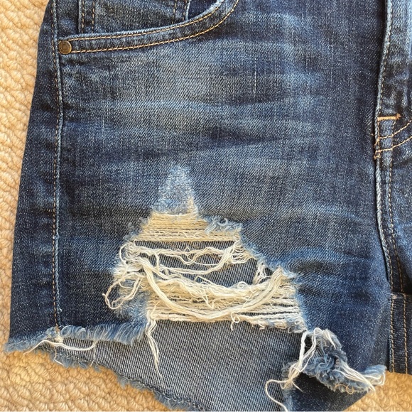 Guess Cutoff Jean Shorts Size 25 - Picture 3 of 10